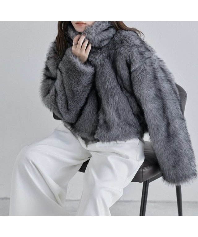 【ピエロ/Pierrot】のECLAM フェイクファージップアップブルゾン インテリア・キッズ・メンズ・レディースファッション・服の通販 founy(ファニー) 　ファッション　Fashion　レディースファッション　Fashion for Women　アウター　Coat / Outerwear Collection　レディースジャケット・軽アウター　Jackets　ブルゾンジャケット・スポーティアウター　Blouson Jackets　送料無料　Free Shipping　おすすめ　Recommended / Our Picks　クロップド　Cropped, Short Length　コンパクト　Compact, Small Size　ジップ　Zip, Zipper　スタンド　Stand Collar, Upright Stand　トレンド　Trend, Trending Now　バランス　Balance, Style Balance　フェイクファー　Faux Fur, Imitation Fur　ブルゾン　Blouson, Bomber Jacket　プチプライス・低価格　Affordable / Budget Price　A/W・秋冬　Autumn/Winter　160cm / グレー / F|ID: prp329100004775701 ipo3291000000034619368