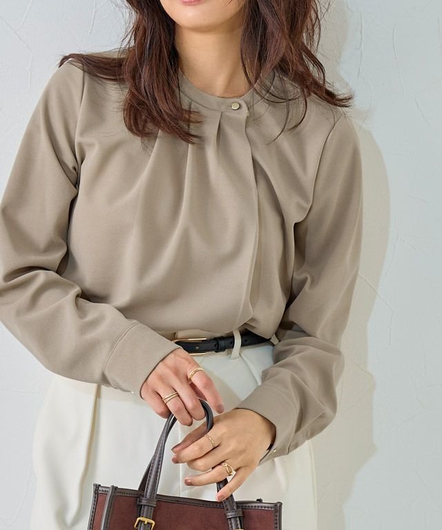 【ピエロ/Pierrot】のラップタックTブラウス インテリア・キッズ・メンズ・レディースファッション・服の通販 founy(ファニー) 　ファッション　Fashion　レディースファッション　Fashion for Women　トップス・カットソー　Cut & Sew Tops　シャツ・ブラウス・オフィスカジュアル　Elegant Blouses & Button-Ups　インナー　Innerwear　カットソー　Cut and Sewn Top　シンプル　Simple, Minimal　ジャケット　Jacket, Outerwear　ジョーゼット　Georgette, Semi-Sheer Fabric　プチプライス・低価格　Affordable / Budget Price　ラップ　Wrap, Wrap Design　エレガント 上品　Elegant　158cm / ベージュ / M|ID: prp329100004839865 ipo3291000000035268991