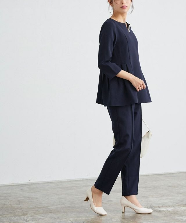 【ピエロ/Pierrot】のキーネックパールブラウスセットアップキーネックパールブラウスセットアップ インテリア・キッズ・メンズ・レディースファッション・服の通販 founy(ファニー) ファッション Fashion レディースファッション Fashion for Women トップス・カットソー Cut & Sew Tops シャツ・ブラウス・オフィスカジュアル Elegant Blouses & Button-Ups スーツ Business Suits & Workwear スーツセット・2点セット・レディーススーツ Suit Sets / 2-Piece Suits / Office Suit Sets シンプル Simple, Minimal ストレッチ Stretch, Stretchy Fabric スーツ Suit, Formalwear セットアップ Set-Up, Coordinated Outfit センター Center, Center Line パール Pearl, Pearl Accent プチプライス・低価格 Affordable / Budget Price ベーシック Basic, Essential 167cm / ネイビー / M|ID: prp329100004841164 ipo3291000000036045681