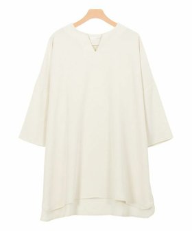 【ピエロ/Pierrot】 キーネックチュニックブラウス人気、トレンドファッション・服の通販 founy(ファニー) ファッション Fashion レディースファッション Fashion for Women トップス・カットソー Cut & Sew Tops シャツ・ブラウス・オフィスカジュアル Elegant Blouses & Button-Ups なめらか Smooth, Silky Texture チュニック Tunic, Long Top プチプライス・低価格 Affordable / Budget Price ボトム Bottoms, Lower Wear |ID:prp329100004846083