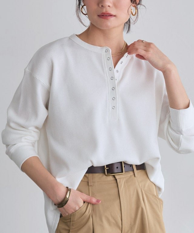 【ピエロ/Pierrot】のワッフルヘンリーネックカットソー インテリア・キッズ・メンズ・レディースファッション・服の通販 founy(ファウニー) 　ファッション　Fashion　レディースファッション　Fashion for Women　トップス・カットソー　Cut & Sew Tops　カットソー・ベーシックTシャツ　Cut-and-Sewn Tops / Stretch Tees & Basics　おすすめ　Recommended / Our Picks　シンプル　Simple, Minimal　トレンド　Trend, Trending Now　プチプライス・低価格　Affordable / Budget Price　ワッフル　Waffle, Waffle Knit　163cm / オフホワイト / M|ID: prp329100004886660 ipo3291000000037057622