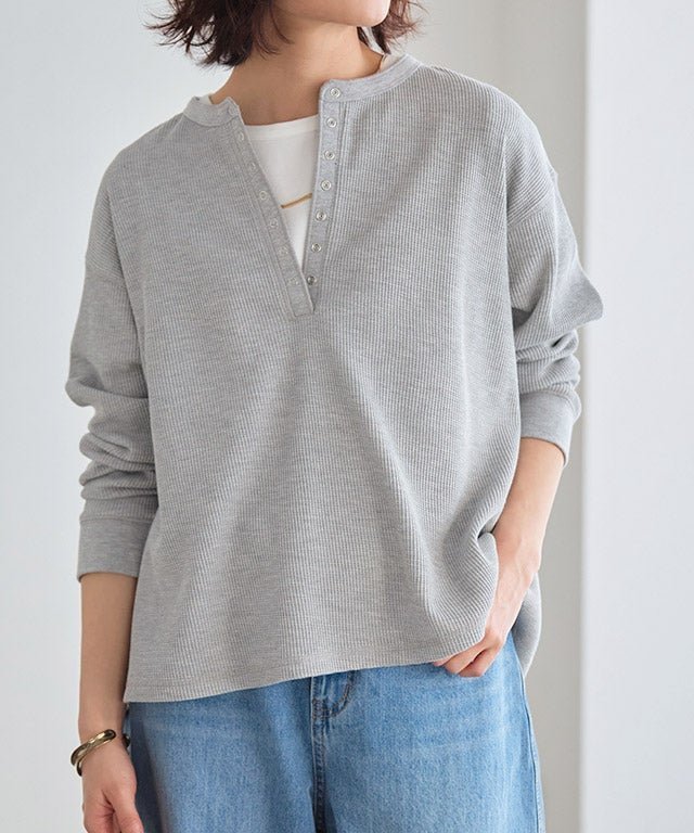 【ピエロ/Pierrot】のワッフルヘンリーネックカットソー インテリア・キッズ・メンズ・レディースファッション・服の通販 founy(ファウニー) 　ファッション　Fashion　レディースファッション　Fashion for Women　トップス・カットソー　Cut & Sew Tops　カットソー・ベーシックTシャツ　Cut-and-Sewn Tops / Stretch Tees & Basics　おすすめ　Recommended / Our Picks　シンプル　Simple, Minimal　トレンド　Trend, Trending Now　プチプライス・低価格　Affordable / Budget Price　ワッフル　Waffle, Waffle Knit　ワッフルヘンリーネックカットソー|ID: prp329100004886660 ipo3291000000037057623