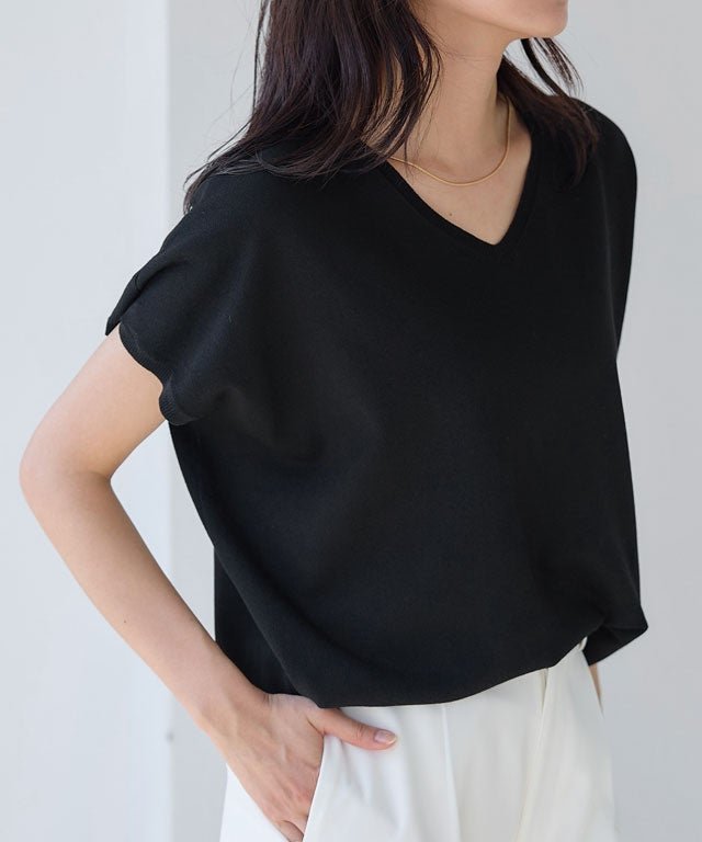 【ピエロ/Pierrot】の【接触冷感/UV/ウォッシャブル】選べるフレンチドルマンニット インテリア・キッズ・メンズ・レディースファッション・服の通販 founy(ファニー) 　ファッション　Fashion　レディースファッション　Fashion for Women　トップス・カットソー　Cut & Sew Tops　ニット　Knit Tops & Sweaters　送料無料　Free Shipping　ウォッシャブル　Machine Washable　スリーブ　Sleeve, Long Sleeve / Short Sleeve　フレンチ　French, French Style　プチプライス・低価格　Affordable / Budget Price　リラックス　Relax, Relaxed Fit　エレガント 上品　Elegant　162cm / ブラック / Vネック / M|ID: prp329100004943142 ipo3291000000037103847
