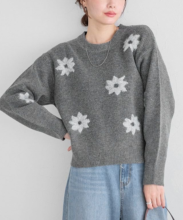 【ピエロ/Pierrot】のフラワー刺繍ニット インテリア・キッズ・メンズ・レディースファッション・服の通販 founy(ファウニー) https://founy.com/ ファッション Fashion レディースファッション Fashion for Women トップス・カットソー Cut & Sew Tops ニット Knit Tops & Sweaters フラワー Flower, Floral プチプライス・低価格 Affordable / Budget Price リラックス Relax, Relaxed Fit |ID: prp329100004971620 ipo3291000000037281957