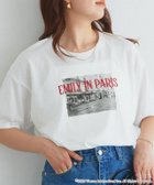 【ピエロ/Pierrot】の【EMILY IN PARIS】ロゴTシャツ 大人の最旬トレンドファッション＆コーディネート founy(ファウニー) ファッション Fashion レディースファッション Fashion for Women トップス・カットソー Cut & Sew Tops シャツ・ブラウス・オフィスカジュアル Elegant Blouses & Button-Ups ロングTシャツ・Tシャツ Longline T-Shirts & Tees シンプル Simple, Minimal デニム Denim, Jeans Material プチプライス・低価格 Affordable / Budget Price プリント Print, Printed Pattern thumbnail 157cm / オフホワイト×レッド / M|ID: prp329100004972151 ipo3291000000037284148
