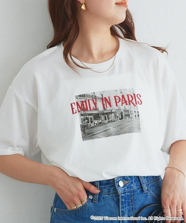 【ピエロ/Pierrot】の【EMILY IN PARIS】ロゴTシャツ インテリア・キッズ・メンズ・レディースファッション・服の通販 founy(ファウニー) 　ファッション　Fashion　レディースファッション　Fashion for Women　トップス・カットソー　Cut & Sew Tops　シャツ・ブラウス・オフィスカジュアル　Elegant Blouses & Button-Ups　ロングTシャツ・Tシャツ　Longline T-Shirts & Tees　シンプル　Simple, Minimal　デニム　Denim, Jeans Material　プチプライス・低価格　Affordable / Budget Price　プリント　Print, Printed Pattern　157cm / オフホワイト×レッド / M|ID: prp329100004972151 ipo3291000000037284148