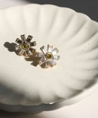 【ピエロ/Pierrot】のビジューフラワーピアス[Pierrot] 大人の最旬トレンドファッション＆コーディネート founy(ファウニー) ファッション Fashion レディースファッション Fashion for Women アクセサリー Fashion Accessories ストーン Stone, Gem-Like フェミニン Feminine, Girly フラワー Flower, Floral フレーム Frame, Outline プチプライス・低価格 Affordable / Budget Price thumbnail ビジューフラワーピアス|ID: prp329100004972505 ipo3291000000037285843