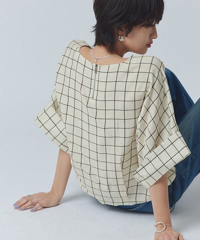 【ピエロ/Pierrot】のRASW シアーチェックドルマンブラウス インテリア・キッズ・メンズ・レディースファッション・服の通販 founy(ファウニー) https://founy.com/ ファッション Fashion レディースファッション Fashion for Women トップス・カットソー Cut & Sew Tops シャツ・ブラウス・オフィスカジュアル Elegant Blouses & Button-Ups シアー Sheer, See-Through シンプル Simple, Minimal チェック Check, Plaid, Tartan プチプライス・低価格 Affordable / Budget Price 夏 Summer |ID: prp329100004972533 ipo3291000000037285935