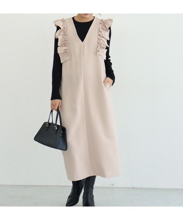 【ピエロ/Pierrot】のショルダーフリルVネックジャンパースカート インテリア・キッズ・メンズ・レディースファッション・服の通販 founy(ファウニー) 　ファッション　Fashion　レディースファッション　Fashion for Women　スカート　Skirts　ショルダー　Shoulder, Shoulder Strap　ストレッチ　Stretch, Stretchy Fabric　フリル　Frill, Ruffle　プチプライス・低価格　Affordable / Budget Price　157cm / ベージュ / M|ID: prp329100004972591 ipo3291000000037286188
