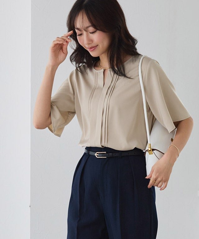【ピエロ/Pierrot】の2wayピンタックブラウス インテリア・キッズ・メンズ・レディースファッション・服の通販 founy(ファウニー) 　ファッション　Fashion　レディースファッション　Fashion for Women　トップス・カットソー　Cut & Sew Tops　シャツ・ブラウス・オフィスカジュアル　Elegant Blouses & Button-Ups　プチプライス・低価格　Affordable / Budget Price　エレガント 上品　Elegant　162cm / グレージュ / M|ID: prp329100004972773 ipo3291000000037286937
