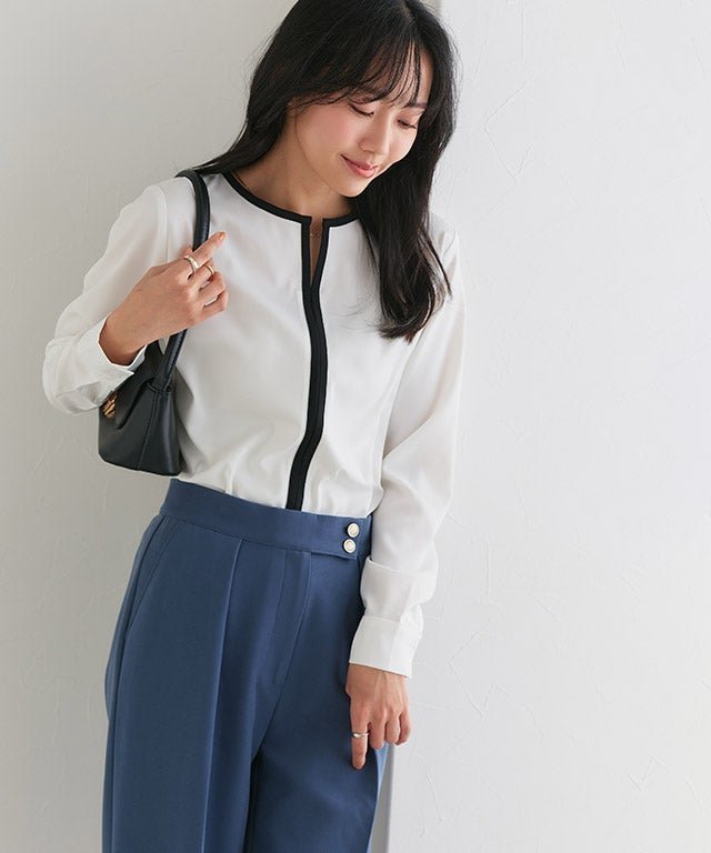 【ピエロ/Pierrot】の配色キーネックブラウス インテリア・キッズ・メンズ・レディースファッション・服の通販 founy(ファウニー) 　ファッション　Fashion　レディースファッション　Fashion for Women　トップス・カットソー　Cut & Sew Tops　シャツ・ブラウス・オフィスカジュアル　Elegant Blouses & Button-Ups　シンプル　Simple, Minimal　パイピング　Piping, Trim Design　プチプライス・低価格　Affordable / Budget Price　エレガント 上品　Elegant　162cm / オフホワイト×ブラック / M|ID: prp329100004972967 ipo3291000000037287920