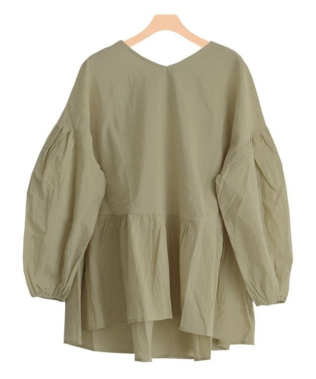 【ピエロ/Pierrot】の【アウトレットSALE!】ギャザー切替ボリュームスリーブブラウス インテリア・キッズ・メンズ・レディースファッション・服の通販 founy(ファウニー) 　ファッション　Fashion　レディースファッション　Fashion for Women　トップス・カットソー　Cut & Sew Tops　シャツ・ブラウス・オフィスカジュアル　Elegant Blouses & Button-Ups　ボリューム袖・フリルスリーブブラウス　Voluminous & Ruffle Sleeves / Puffy Sleeve Tops　アウトレット　Outlet / Clearance　ギャザー　Gathered, Ruffled　プチプライス・低価格　Affordable / Budget Price　切替　Switching, Contrast Panel　ベージュ|ID: prp329100004972986 ipo3291000000037288034