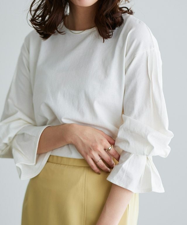 【ピエロ/Pierrot】のキャンディピンタックスリーブカットソー インテリア・キッズ・メンズ・レディースファッション・服の通販 founy(ファウニー) 　ファッション　Fashion　レディースファッション　Fashion for Women　トップス・カットソー　Cut & Sew Tops　カットソー・ベーシックTシャツ　Cut-and-Sewn Tops / Stretch Tees & Basics　カットソー　Cut and Sewn Top　スリーブ　Sleeve, Long Sleeve / Short Sleeve　プチプライス・低価格　Affordable / Budget Price　オフホワイト|ID: prp329100004973138 ipo3291000000037288769