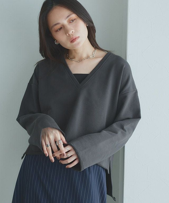 【ピエロ/Pierrot】のRASW ディープVネックスウェットプルオーバー インテリア・キッズ・メンズ・レディースファッション・服の通販 founy(ファウニー) 　ファッション　Fashion　レディースファッション　Fashion for Women　トップス・カットソー　Cut & Sew Tops　レディースパーカー・カジュアルフーディー　Casual Hoodies & Sweatshirts　カジュアルプルオーバー・ニットトップス　Pullovers & Knit Tops / Casual Pullovers　スウェット・クルーネックトップス　Sweatshirts & Crewnecks / Relaxed Fit Sweat Tops　Vネックトップス　V-Neck Tops / V-Cut Neckline Shirts　カットオフ　Cut-Off Design　クロップド　Cropped, Short Length　コンパクト　Compact, Small Size　フロント　Front, Front Design　プチプライス・低価格　Affordable / Budget Price　ボトム　Bottoms, Lower Wear　エレガント 上品　Elegant　[RASW] ディープVネックスウェットプルオーバー|ID: prp329100004973188 ipo3291000000037289116