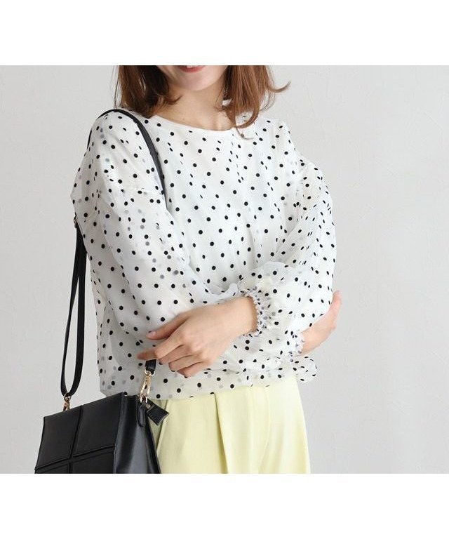 【ピエロ/Pierrot】のフロッキードットブラウス インテリア・キッズ・メンズ・レディースファッション・服の通販 founy(ファウニー) 　ファッション　Fashion　レディースファッション　Fashion for Women　トップス・カットソー　Cut & Sew Tops　シャツ・ブラウス・オフィスカジュアル　Elegant Blouses & Button-Ups　おすすめ　Recommended / Our Picks　オーガンジー　Organza Fabric　トレンド　Trend, Trending Now　ドット　Polka Dot, Dot Pattern　バルーン　Balloon, Balloon Silhouette　プチプライス・低価格　Affordable / Budget Price　ボトム　Bottoms, Lower Wear　オフホワイト|ID: prp329100004973196 ipo3291000000037289151