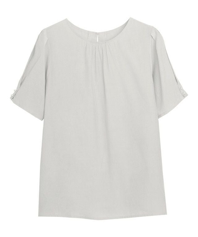 【ピエロ/Pierrot】の【A会場】パールアクセントブラウス インテリア・キッズ・メンズ・レディースファッション・服の通販 founy(ファウニー) 　ファッション　Fashion　レディースファッション　Fashion for Women　トップス・カットソー　Cut & Sew Tops　シャツ・ブラウス・オフィスカジュアル　Elegant Blouses & Button-Ups　送料無料　Free Shipping　シンプル　Simple, Minimal　スリット　Slit, Slit Detail　トレンド　Trend, Trending Now　パール　Pearl, Pearl Accent　プチプライス・低価格　Affordable / Budget Price　エレガント 上品　Elegant　グレー|ID: prp329100004973499 ipo3291000000037290343