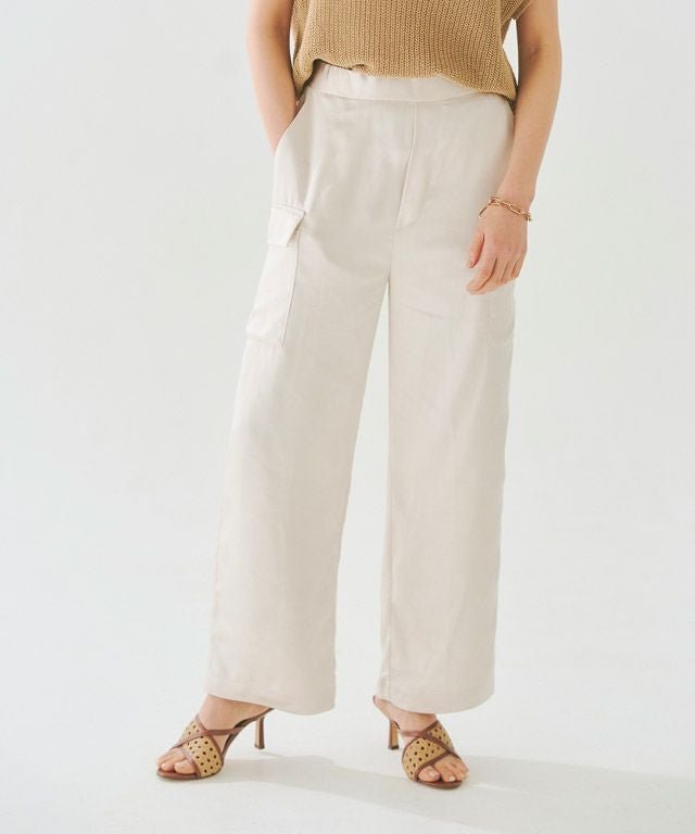 【ピエロ/Pierrot】のRASW リラクシーサテンカーゴパンツ インテリア・キッズ・メンズ・レディースファッション・服の通販 founy(ファウニー) 　ファッション　Fashion　レディースファッション　Fashion for Women　パンツ　Pants & Trousers　とろみ　Fluid, Flowy Fabric　サテン　Satin, Glossy Fabric　ストレート　Straight, Straight Cut　フラット　Flat, Flat Shoes　フロント　Front, Front Design　プチプライス・低価格　Affordable / Budget Price　エレガント 上品　Elegant　エクリュ|ID: prp329100004973571 ipo3291000000037290636