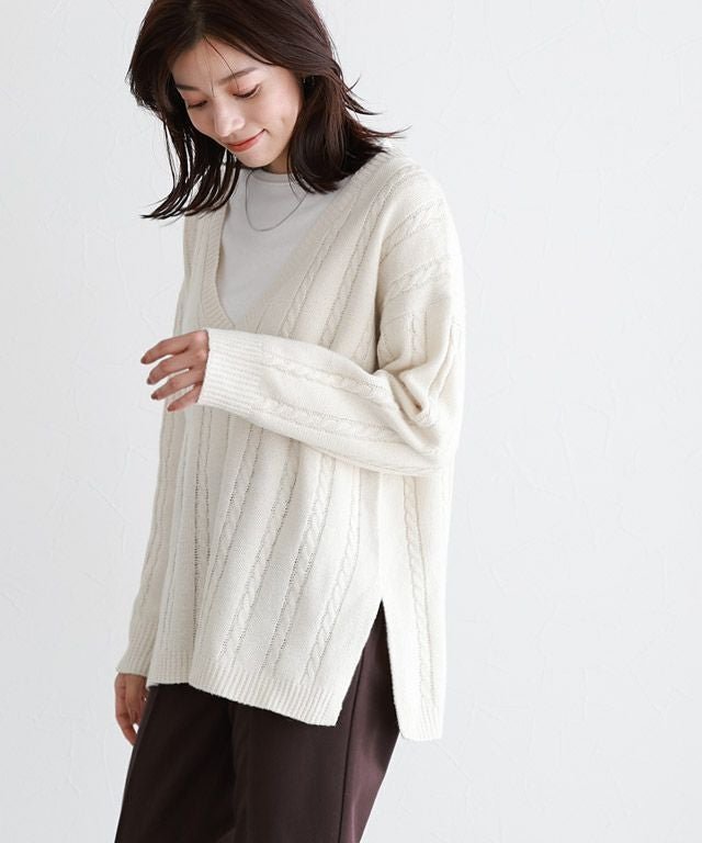 【ピエロ/Pierrot】のケーブル柄深Vネックニット インテリア・キッズ・メンズ・レディースファッション・服の通販 founy(ファウニー) 　ファッション　Fashion　レディースファッション　Fashion for Women　トップス・カットソー　Cut & Sew Tops　ニット　Knit Tops & Sweaters　Vネックトップス　V-Neck Tops / V-Cut Neckline Shirts　カットソー　Cut and Sewn Top　シンプル　Simple, Minimal　タートルネック　Turtleneck, High Neck　プチプライス・低価格　Affordable / Budget Price　冬　Winter / This Winter　オフホワイト|ID: prp329100004973644 ipo3291000000037290924