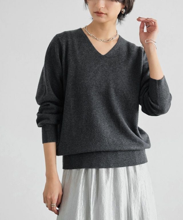 【ピエロ/Pierrot】のRASW カシミヤ100%Vネックニット インテリア・キッズ・メンズ・レディースファッション・服の通販 founy(ファウニー) 　ファッション　Fashion　レディースファッション　Fashion for Women　トップス・カットソー　Cut & Sew Tops　ニット　Knit Tops & Sweaters　Vネックトップス　V-Neck Tops / V-Cut Neckline Shirts　送料無料　Free Shipping　おすすめ　Recommended / Our Picks　アンサンブル　Ensemble Set　シンプル　Simple, Minimal　プチプライス・低価格　Affordable / Budget Price　ベーシック　Basic, Essential　ボトム　Bottoms, Lower Wear　マフラー　Scarf, Muffler　166cm / 杢チャコール / M|ID: prp329100004973653 ipo3291000000037290960