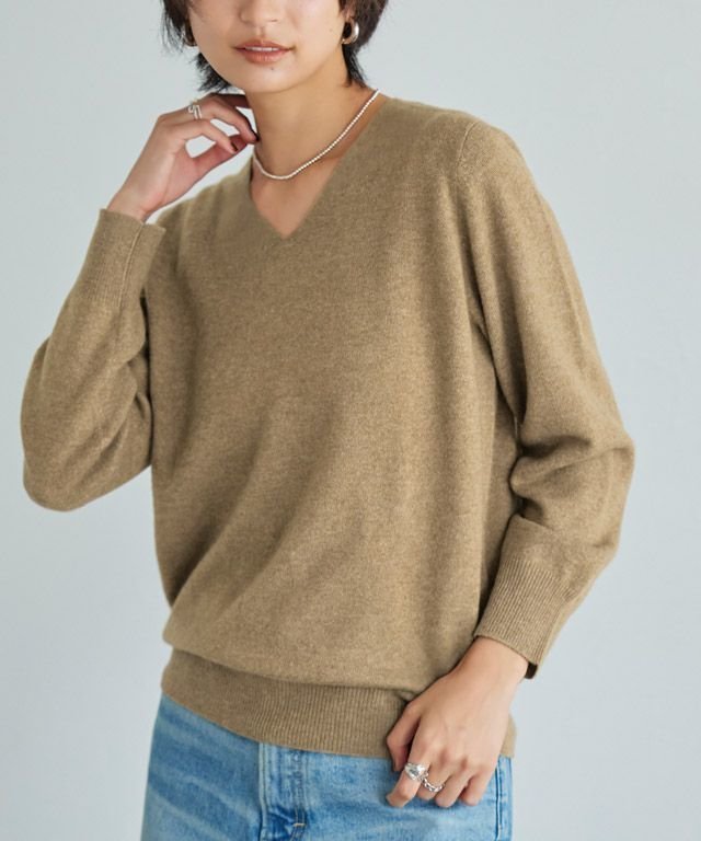 【ピエロ/Pierrot】のRASW カシミヤ100%Vネックニット インテリア・キッズ・メンズ・レディースファッション・服の通販 founy(ファウニー) 　ファッション　Fashion　レディースファッション　Fashion for Women　トップス・カットソー　Cut & Sew Tops　ニット　Knit Tops & Sweaters　Vネックトップス　V-Neck Tops / V-Cut Neckline Shirts　送料無料　Free Shipping　おすすめ　Recommended / Our Picks　アンサンブル　Ensemble Set　シンプル　Simple, Minimal　プチプライス・低価格　Affordable / Budget Price　ベーシック　Basic, Essential　ボトム　Bottoms, Lower Wear　マフラー　Scarf, Muffler　166cm / 杢キャメルベージュ / M|ID: prp329100004973653 ipo3291000000037290962