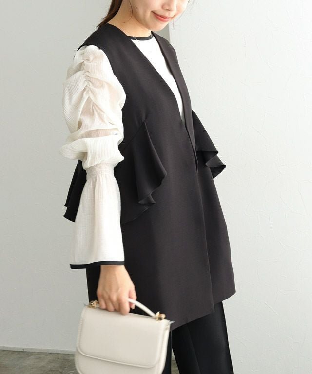 【ピエロ/Pierrot】のフリルデザインジレ インテリア・キッズ・メンズ・レディースファッション・服の通販 founy(ファウニー) 　ファッション　Fashion　レディースファッション　Fashion for Women　アウター　Coat / Outerwear Collection　トップス・カットソー　Cut & Sew Tops　ベスト&ジレ / 重ね着スタイル　Vests & Gilets　ジョーゼット　Georgette, Semi-Sheer Fabric　フリル　Frill, Ruffle　フロント　Front, Front Design　プチプライス・低価格　Affordable / Budget Price　150cm / ブラック / M|ID: prp329100004975679 ipo3291000000037298926