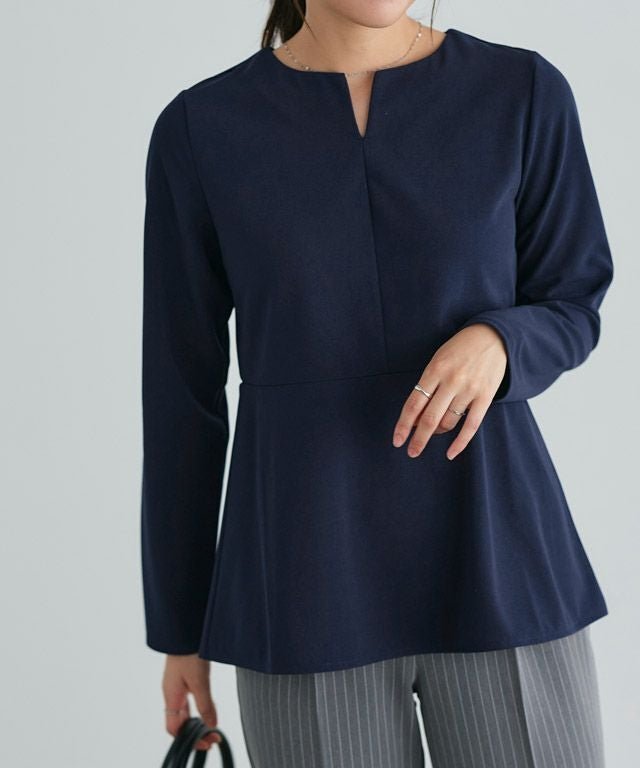 【ピエロ/Pierrot】のキーネックペプラムTブラウス インテリア・キッズ・メンズ・レディースファッション・服の通販 founy(ファウニー) 　ファッション　Fashion　レディースファッション　Fashion for Women　トップス・カットソー　Cut & Sew Tops　シャツ・ブラウス・オフィスカジュアル　Elegant Blouses & Button-Ups　送料無料　Free Shipping　インナー　Innerwear　カットソー　Cut and Sewn Top　ジャケット　Jacket, Outerwear　ジョーゼット　Georgette, Semi-Sheer Fabric　フレア　Flare, Flared　プチプライス・低価格　Affordable / Budget Price　166cm / ネイビー / M|ID: prp329100004975708 ipo3291000000037299053