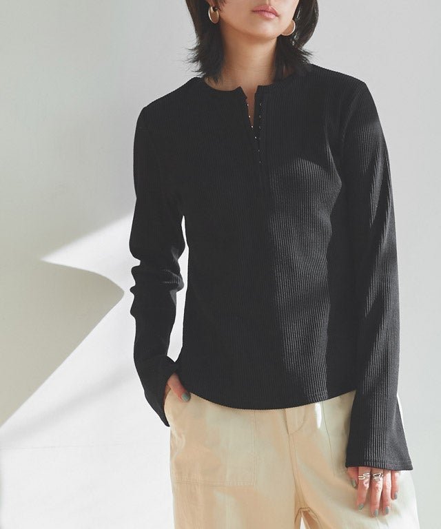 【ピエロ/Pierrot】のRASW フロントホックヘンリーリブカットソー 大人の最旬トレンドファッション＆コーディネート founy(ファウニー) 　ファッション　Fashion　レディースファッション　Fashion for Women　トップス・カットソー　Cut & Sew Tops　カットソー・ベーシックTシャツ　Cut-and-Sewn Tops / Stretch Tees & Basics　シンプル　Simple, Minimal　トレンド　Trend, Trending Now　バランス　Balance, Style Balance　フロント　Front, Front Design　プチプライス・低価格　Affordable / Budget Price　ラウンド　Round, Round Neck　 other-1|ID: prp329100004975711 ipo3291000000037299063