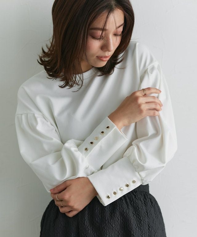 【ピエロ/Pierrot】の【お手入れ簡単】選べる袖ボタンポンチプルオーバー インテリア・キッズ・メンズ・レディースファッション・服の通販 founy(ファウニー) 　ファッション　Fashion　レディースファッション　Fashion for Women　トップス・カットソー　Cut & Sew Tops　カジュアルプルオーバー・ニットトップス　Pullovers & Knit Tops / Casual Pullovers　パール　Pearl, Pearl Accent　プチプライス・低価格　Affordable / Budget Price　167cm / オフホワイト / ゴールドボタン / M|ID: prp329100004975722 ipo3291000000037299107