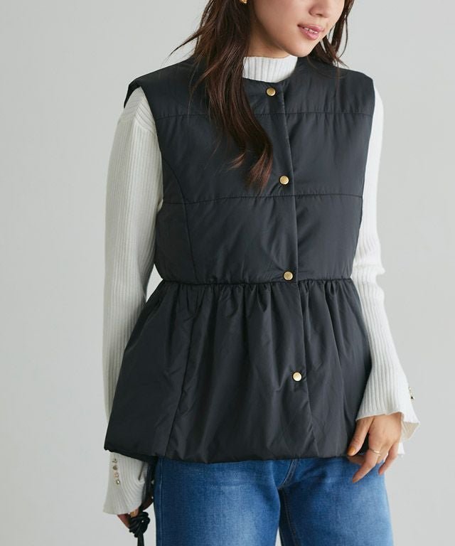 【ピエロ/Pierrot】の中綿ペプラムベスト インテリア・キッズ・メンズ・レディースファッション・服の通販 founy(ファウニー) 　ファッション　Fashion　レディースファッション　Fashion for Women　アウター　Coat / Outerwear Collection　トップス・カットソー　Cut & Sew Tops　ベスト&ジレ / 重ね着スタイル　Vests & Gilets　インナー　Innerwear　カットソー　Cut and Sewn Top　シンプル　Simple, Minimal　タフタ　Taffeta, Structured Fabric　フェミニン　Feminine, Girly　フレア　Flare, Flared　プチプライス・低価格　Affordable / Budget Price　ベスト　Vest, Waistcoat　ペプラム　Peplum, Flared Hem　166cm / ブラック / M|ID: prp329100004975833 ipo3291000000037299539