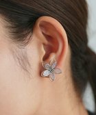 【ピエロ/Pierrot】のラインフラワーラメエポピアス[Pierrot] 大人の最旬トレンドファッション＆コーディネート founy(ファウニー) ファッション Fashion レディースファッション Fashion for Women アクセサリー Fashion Accessories フェミニン Feminine, Girly プチプライス・低価格 Affordable / Budget Price ワイヤー Wire, Wired Bra thumbnail シルバー|ID: prp329100004975897 ipo3291000000037299767