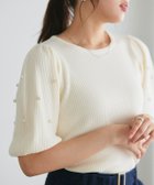 【ピエロ/Pierrot】の袖パールボタンニット 大人の最旬トレンドファッション＆コーディネート founy(ファウニー) ファッション Fashion レディースファッション Fashion for Women トップス・カットソー Cut & Sew Tops ニット Knit Tops & Sweaters ギャザー Gathered, Ruffled パール Pearl, Pearl Accent フェミニン Feminine, Girly プチプライス・低価格 Affordable / Budget Price thumbnail 166cm / アイボリー / M|ID: prp329100004975932 ipo3291000000037299901