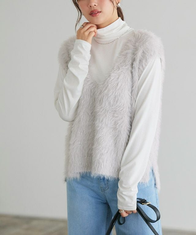 【ピエロ/Pierrot】のラメシャギーニットベスト インテリア・キッズ・メンズ・レディースファッション・服の通販 founy(ファウニー) 　ファッション　Fashion　レディースファッション　Fashion for Women　アウター　Coat / Outerwear Collection　トップス・カットソー　Cut & Sew Tops　ニット　Knit Tops & Sweaters　ベスト&ジレ / 重ね着スタイル　Vests & Gilets　インナー　Innerwear　トレンド　Trend, Trending Now　プチプライス・低価格　Affordable / Budget Price　グレー|ID: prp329100004975957 ipo3291000000037299995