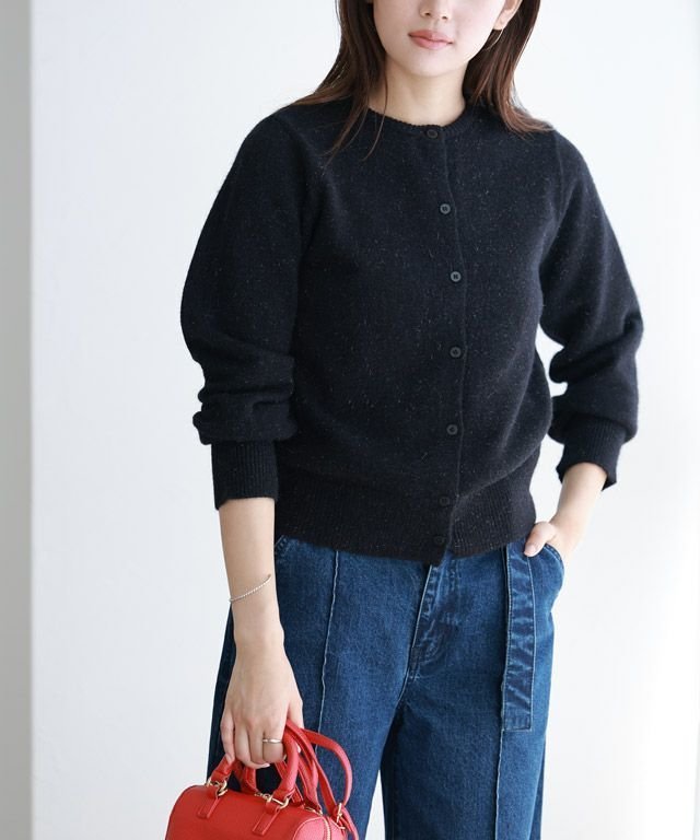 【ピエロ/Pierrot】のラメニットカーディガン インテリア・キッズ・メンズ・レディースファッション・服の通販 founy(ファウニー) 　ファッション　Fashion　レディースファッション　Fashion for Women　トップス・カットソー　Cut & Sew Tops　ニット　Knit Tops & Sweaters　カーディガン・羽織り　Layered Style Cardigans　おすすめ　Recommended / Our Picks　クロップド　Cropped, Short Length　シンプル　Simple, Minimal　バランス　Balance, Style Balance　プチプライス・低価格　Affordable / Budget Price　166cm / ブラック / M|ID: prp329100004975975 ipo3291000000037300085