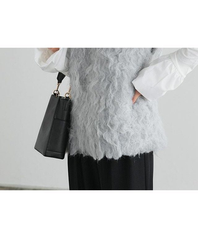 【ピエロ/Pierrot】の起毛Vネックニットベスト インテリア・キッズ・メンズ・レディースファッション・服の通販 founy(ファウニー) 　ファッション　Fashion　レディースファッション　Fashion for Women　アウター　Coat / Outerwear Collection　トップス・カットソー　Cut & Sew Tops　ニット　Knit Tops & Sweaters　ベスト&ジレ / 重ね着スタイル　Vests & Gilets　Vネックトップス　V-Neck Tops / V-Cut Neckline Shirts　インナー　Innerwear　シンプル　Simple, Minimal　プチプライス・低価格　Affordable / Budget Price　ベスト　Vest, Waistcoat　167cm / 杢グレー / M|ID: prp329100004975979 ipo3291000000037300102