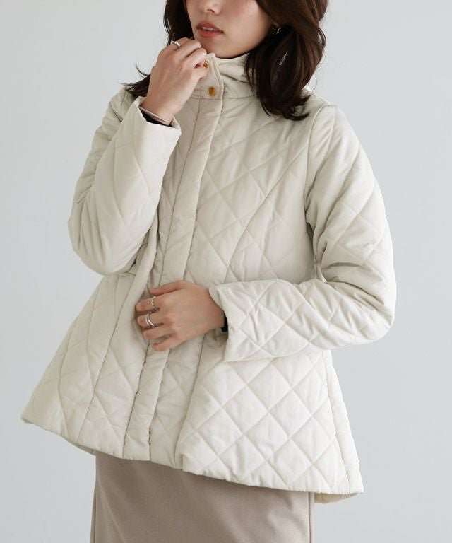 【ピエロ/Pierrot】のフードキルティングブルゾン インテリア・キッズ・メンズ・レディースファッション・服の通販 founy(ファウニー) 　ファッション　Fashion　レディースファッション　Fashion for Women　アウター　Coat / Outerwear Collection　レディースジャケット・軽アウター　Jackets　ブルゾンジャケット・スポーティアウター　Blouson Jackets　キルティング　Quilted, Quilting　フレア　Flare, Flared　プチプライス・低価格　Affordable / Budget Price　167cm / アイボリー / M|ID: prp329100004975992 ipo3291000000037300152
