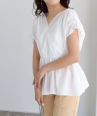 【ピエロ/Pierrot】の【B会場】カシュクールペプラムブラウス 大人の最旬トレンドファッション＆コーディネート founy(ファウニー) ファッション Fashion レディースファッション Fashion for Women トップス・カットソー Cut & Sew Tops シャツ・ブラウス・オフィスカジュアル Elegant Blouses & Button-Ups デコルテ Décolleté, Neckline フェミニン Feminine, Girly プチプライス・低価格 Affordable / Budget Price ペプラム Peplum, Flared Hem thumbnail オフホワイト|ID: prp329100004976100 ipo3291000000037300574