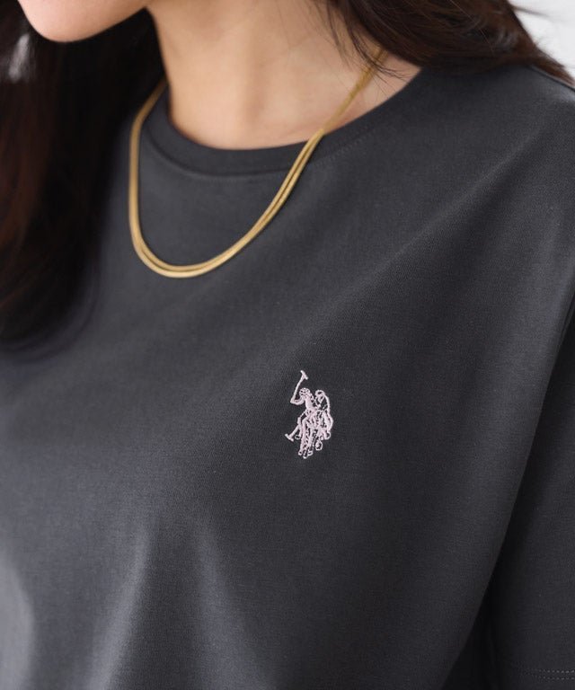 【ピエロ/Pierrot】の【U.S. POLO ASSN.】Tシャツ [Pierrot] インテリア・キッズ・メンズ・レディースファッション・服の通販 founy(ファウニー) 　ファッション　Fashion　レディースファッション　Fashion for Women　トップス・カットソー　Cut & Sew Tops　シャツ・ブラウス・オフィスカジュアル　Elegant Blouses & Button-Ups　ロングTシャツ・Tシャツ　Longline T-Shirts & Tees　送料無料　Free Shipping　フィット　Fit, Slim Fit　プチプライス・低価格　Affordable / Budget Price　ワンポイント　One Point, Statement Accent　エレガント 上品　Elegant　162cm / チャコール×ピンク / M|ID: prp329100004976108 ipo3291000000037300608
