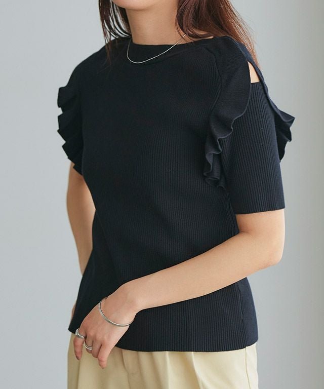 【ピエロ/Pierrot】のショルダーカットフリルニット インテリア・キッズ・メンズ・レディースファッション・服の通販 founy(ファウニー) https://founy.com/ ファッション Fashion レディースファッション Fashion for Women トップス・カットソー Cut & Sew Tops ニット Knit Tops & Sweaters フェミニン Feminine, Girly フリル Frill, Ruffle プチプライス・低価格 Affordable / Budget Price |ID: prp329100004976205 ipo3291000000037300982