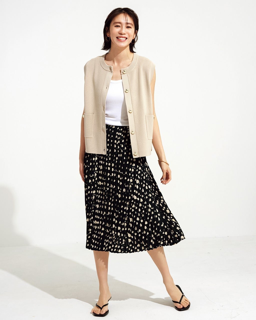 【ドゥクラッセ/DoCLASSE】の光沢デシン・ランダムドットスカート インテリア・キッズ・メンズ・レディースファッション・服の通販 founy(ファニー) ファッション Fashion レディースファッション Fashion for Women スカート Skirts おすすめ Recommended / Our Picks セットアップ Set-Up, Coordinated Outfit ドット Polka Dot, Dot Pattern プリーツ Pleats, Pleated ランダム Random, Irregular ロング Long, Long-Length 今季 This Season, Current Season ブラック×ベージュ|ID: prp329100003115967 ipo3291000000036036767