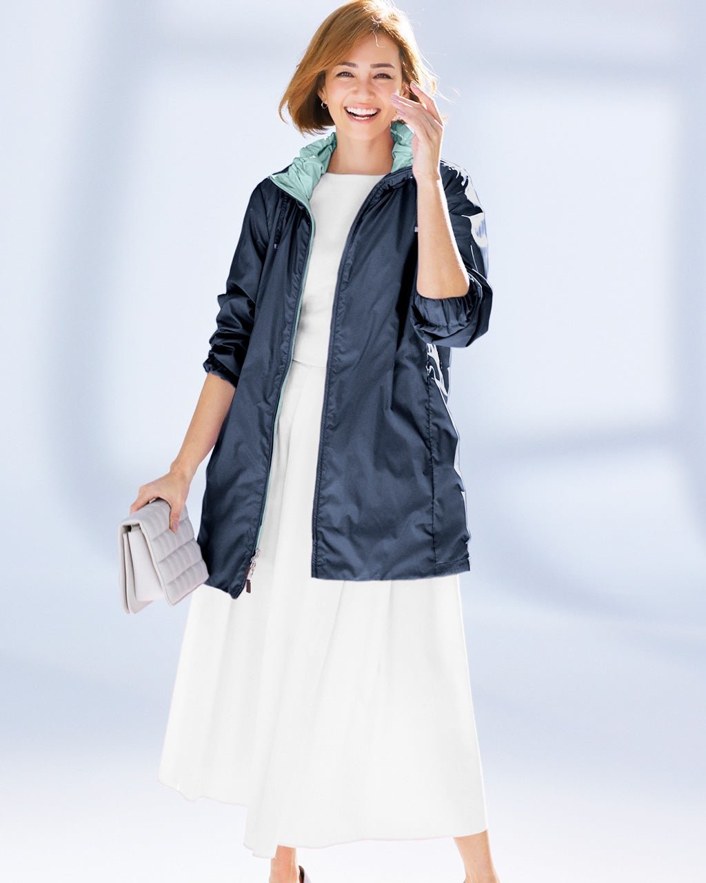 【ドゥクラッセ/DoCLASSE】のAIRタフタ・リバーシブルミドルコート インテリア・キッズ・メンズ・レディースファッション・服の通販 founy(ファニー) 　ファッション　Fashion　レディースファッション　Fashion for Women　アウター　Coat / Outerwear Collection　コート・ロングコート・ピーコート　Long Coats, Peacoats & More　秋　Autumn　スタンド　Stand Collar, Upright Stand　タフタ　Taffeta, Structured Fabric　ダウン　Down, Puffer　トレンチ　Trench, Trench Coat　フラップ　Flap, Flap Pocket　ポーチ　Pouch, Small Case　リバーシブル　Reversible, Two-Sided　ミントグリーン|ID: prp329100003116090 ipo3291000000034567762