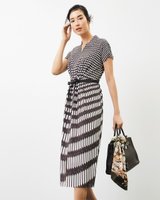 【ドゥクラッセ/DoCLASSE】のバスケットパターン・ワンピース 人気、トレンドファッション・服の通販 founy(ファニー) ファッション Fashion レディースファッション Fashion for Women ワンピース Dresses とろみ Fluid, Flowy Fabric クラシカル Classical, Vintage-Inspired セットアップ Set-Up, Coordinated Outfit ドレープ Drape, Draping Fabric バスケット Basket, Basket Bag パターン Pattern, Design Print |ID:prp329100003116233