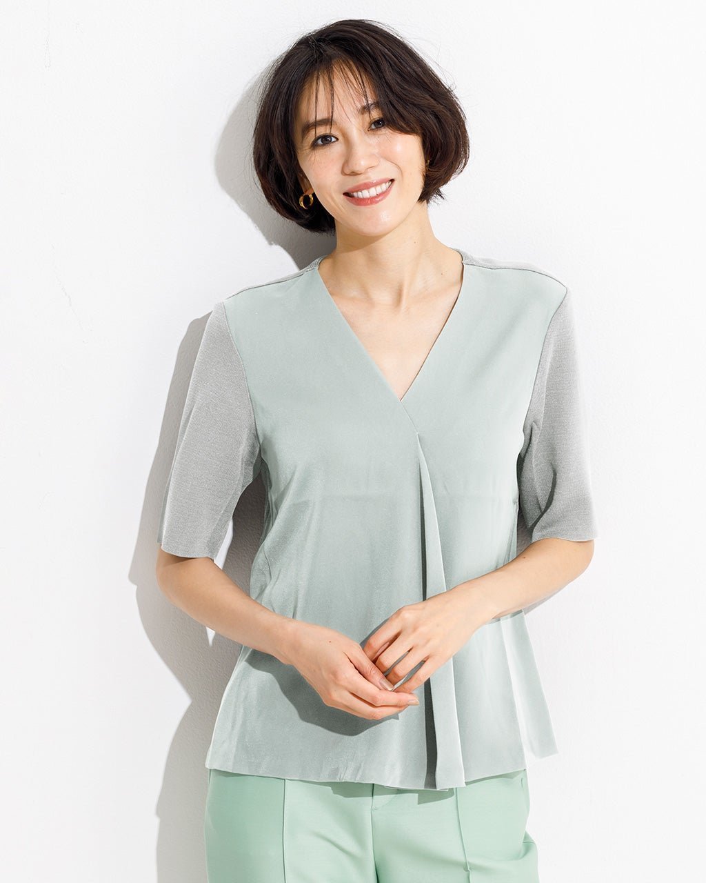 【ドゥクラッセ/DoCLASSE】のエステルダブルクロス・ニットコンビブラウス 人気、トレンドファッション・服の通販 founy(ファニー) 　ファッション　Fashion　レディースファッション　Fashion for Women　トップス・カットソー　Cut & Sew Tops　ニット　Knit Tops & Sweaters　シャツ・ブラウス・オフィスカジュアル　Elegant Blouses & Button-Ups　ドレープ　Drape, Draping Fabric　エレガント 上品　Elegant　人気　Popular, Best Seller　 other-1|ID: prp329100003116249 ipo3291000000032551632
