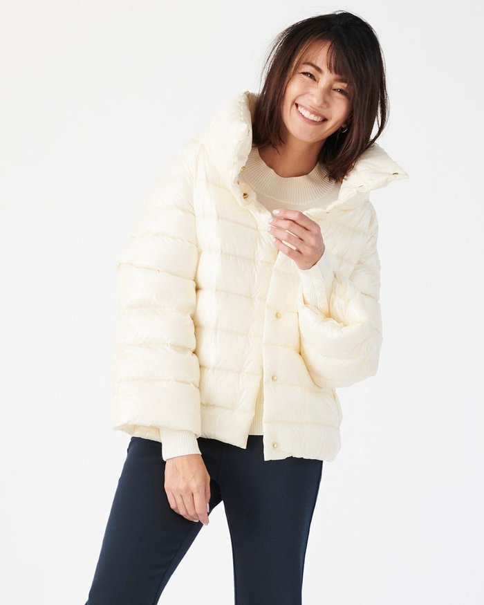 【ドゥクラッセ/DoCLASSE】の2WAYスリーブ・エアリーショートダウン インテリア・キッズ・メンズ・レディースファッション・服の通販 founy(ファニー) https://founy.com/ ファッション Fashion レディースファッション Fashion for Women お家時間・ステイホーム Stay Home / At Home なめらか Smooth, Silky Texture スリーブ Sleeve, Long Sleeve / Short Sleeve ダウン Down, Puffer ハイネック High Neck, Mock Neck ロング Long, Long-Length |ID: prp329100003116453 ipo3291000000036008803