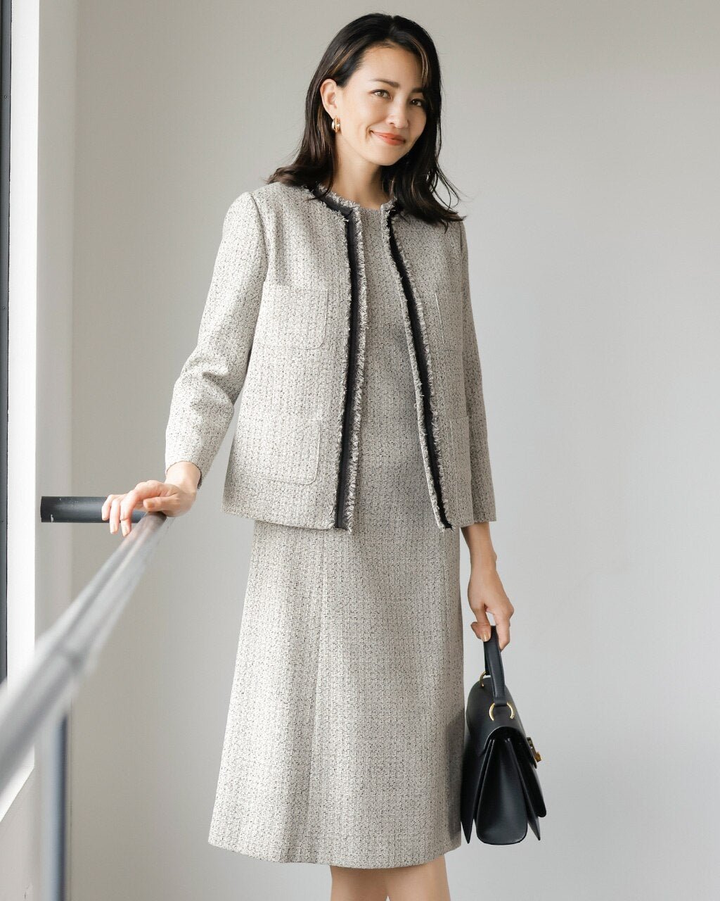 【ドゥクラッセ/DoCLASSE】のミックスツイード・トリミングジャケット インテリア・キッズ・メンズ・レディースファッション・服の通販 founy(ファニー) 　ファッション　Fashion　レディースファッション　Fashion for Women　アウター　Coat / Outerwear Collection　レディースジャケット・軽アウター　Jackets　アンサンブル　Ensemble Set　オケージョン　Occasion Wear　ジャケット　Jacket, Outerwear　ストレート　Straight, Straight Cut　ツイード　Twill, Twill Weave　デニム　Denim, Jeans Material　ミックス　Mix, Mixed Style　グレー|ID: prp329100003116626 ipo3291000000028258816