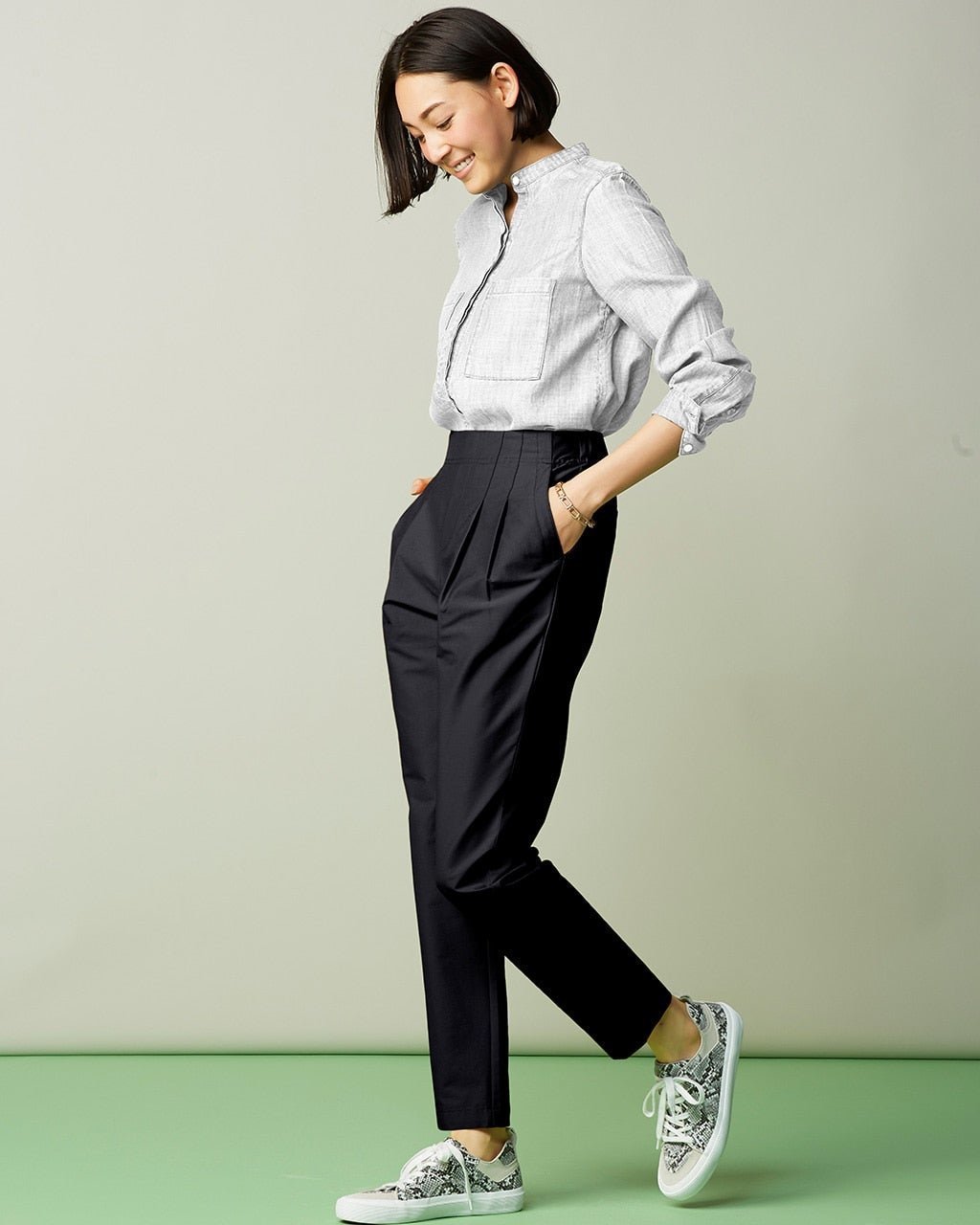 【ドゥクラッセ/DoCLASSE】のソフトコットン・タックテーパード インテリア・キッズ・メンズ・レディースファッション・服の通販 founy(ファニー) 　ファッション　Fashion　レディースファッション　Fashion for Women　パンツ　Pants & Trousers　ストレッチ　Stretch, Stretchy Fabric　ミックス　Mix, Mixed Style　墨黒|ID: prp329100003116748 ipo3291000000028258617