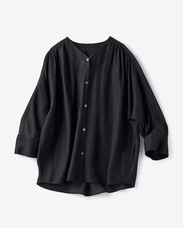 【ドゥクラッセ/DoCLASSE】のシアードライ・前ボタンブラウス インテリア・キッズ・メンズ・レディースファッション・服の通販 founy(ファニー) https://founy.com/ ファッション Fashion レディースファッション Fashion for Women トップス・カットソー Cut & Sew Tops シャツ・ブラウス・オフィスカジュアル Elegant Blouses & Button-Ups カーディガン Cardigan, Knitwear 夏 Summer |ID: prp329100003116934 ipo3291000000035795712