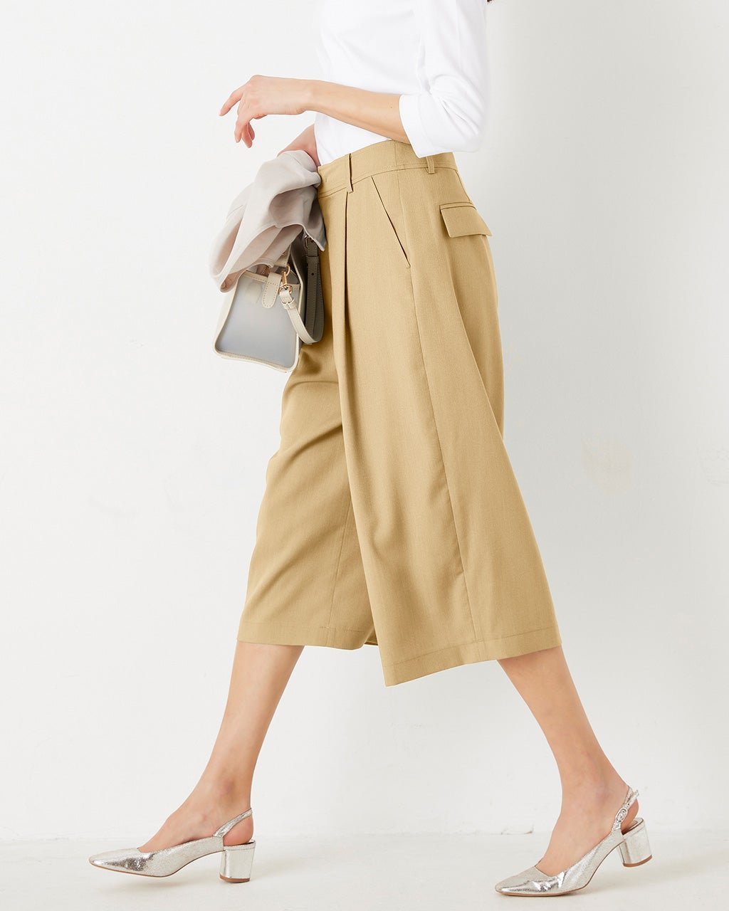 【ドゥクラッセ/DoCLASSE】のエアリーツイル・タックガウチョパンツ 人気、トレンドファッション・服の通販 founy(ファニー) 　ファッション　Fashion　レディースファッション　Fashion for Women　パンツ　Pants & Trousers　コンパクト　Compact, Small Size　ハーフ　Half, Half-Length　バランス　Balance, Style Balance　ワイド　Wide, Wide Fit　 other-1|ID: prp329100003116942 ipo3291000000028258415
