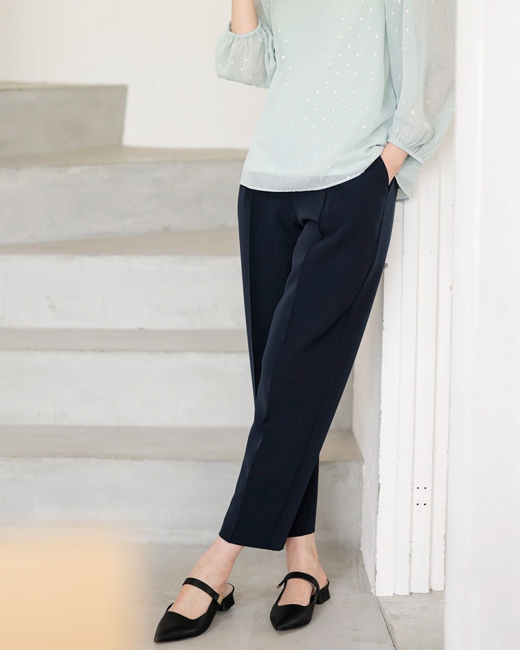 【ドゥクラッセ/DoCLASSE】のダブルクロス・イージーテーパードパンツ 人気、トレンドファッション・服の通販 founy(ファニー) 　ファッション　Fashion　レディースファッション　Fashion for Women　パンツ　Pants & Trousers　とろみ　Fluid, Flowy Fabric　テーパード　Tapered, Tapered Pants　ドローストリング　Drawstring, Pull Cord　エレガント 上品　Elegant　 other-1|ID: prp329100003117208 ipo3291000000028258012