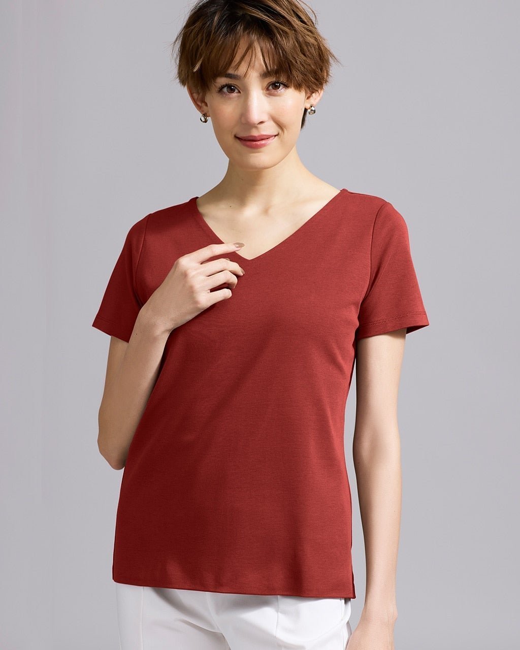 【ドゥクラッセ/DoCLASSE】のVネック/半袖・ドゥクラッセTファイン 人気、トレンドファッション・服の通販 founy(ファニー) 　ファッション　Fashion　レディースファッション　Fashion for Women　トップス・カットソー　Cut & Sew Tops　シャツ・ブラウス・オフィスカジュアル　Elegant Blouses & Button-Ups　ロングTシャツ・Tシャツ　Longline T-Shirts & Tees　カットソー・ベーシックTシャツ　Cut-and-Sewn Tops / Stretch Tees & Basics　Vネックトップス　V-Neck Tops / V-Cut Neckline Shirts　カットソー　Cut and Sewn Top　抗菌　Antibacterial, Bacteria-Resistant　ダブル　Double, Double-Breasted　なめらか　Smooth, Silky Texture　フロント　Front, Front Design　ベーシック　Basic, Essential　半袖　Short Sleeve, Half Sleeve　おすすめ　Recommended / Our Picks　エレガント 上品　Elegant　 other-1|ID: prp329100003117242 ipo3291000000029080874