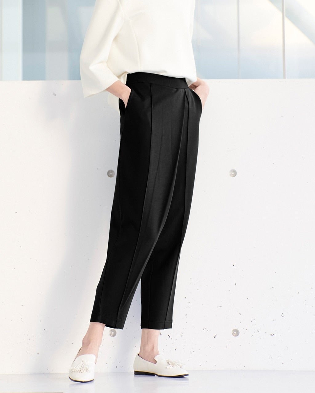 【ドゥクラッセ/DoCLASSE】のストレッチポンチ・ラップ風テーパード インテリア・キッズ・メンズ・レディースファッション・服の通販 founy(ファニー) 　ファッション　Fashion　レディースファッション　Fashion for Women　パンツ　Pants & Trousers　ストレッチ　Stretch, Stretchy Fabric　テーパード　Tapered, Tapered Pants　トレンド　Trend, Trending Now　ラップ　Wrap, Wrap Design　ブラック|ID: prp329100003117620 ipo3291000000029384982